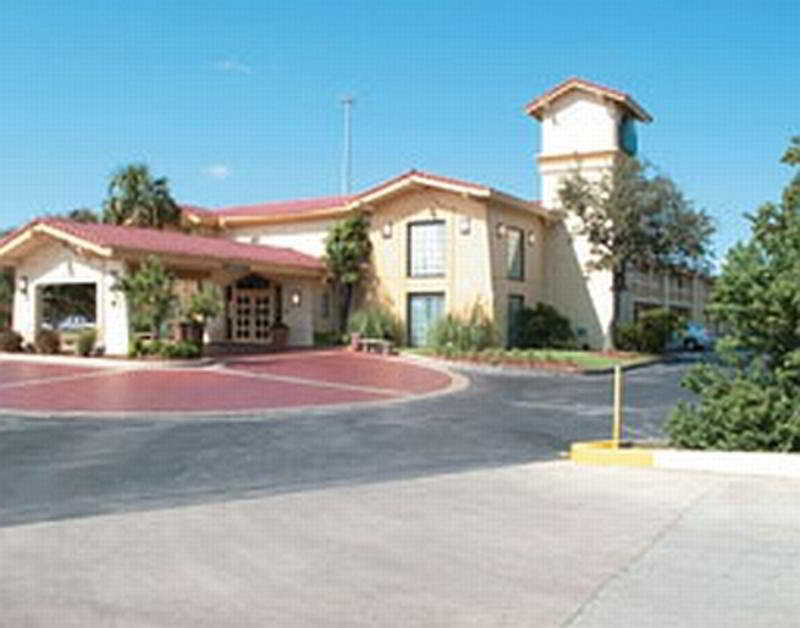 La Quinta Inn By Wyndham San Antonio Lackland Экстерьер фото